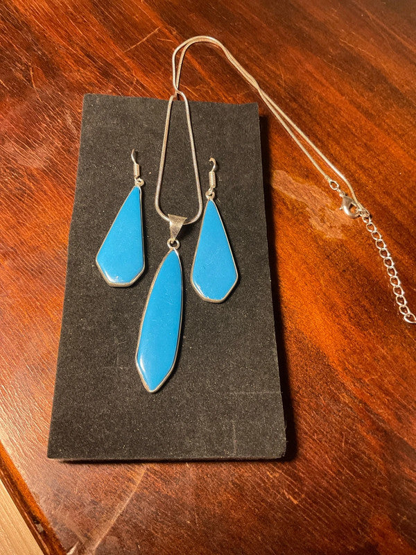 Blue Turquoise Earrings & Pendant Necklace Set – Elegant Stone Jewelry