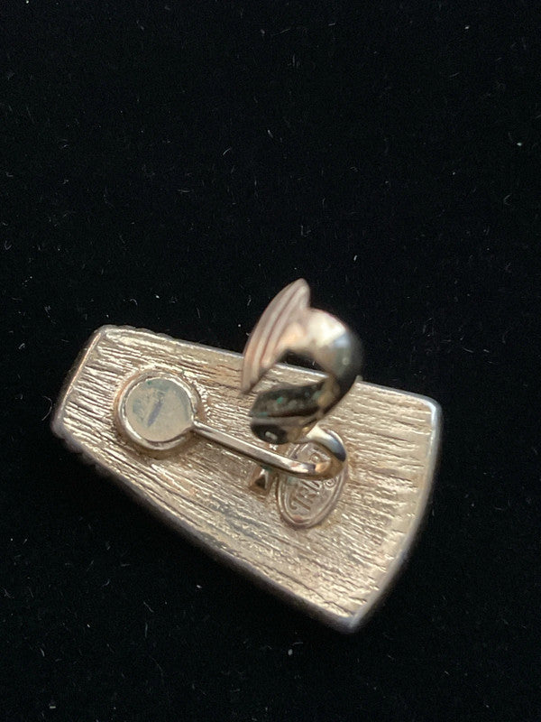 Vintage Trifari Cream & Gold Clip-On Earrings – Retro Enamel Elegance