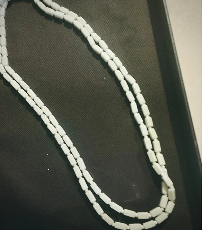 Vintage White Long Beaded Necklace – Classic 50s/60s Minimalist Style