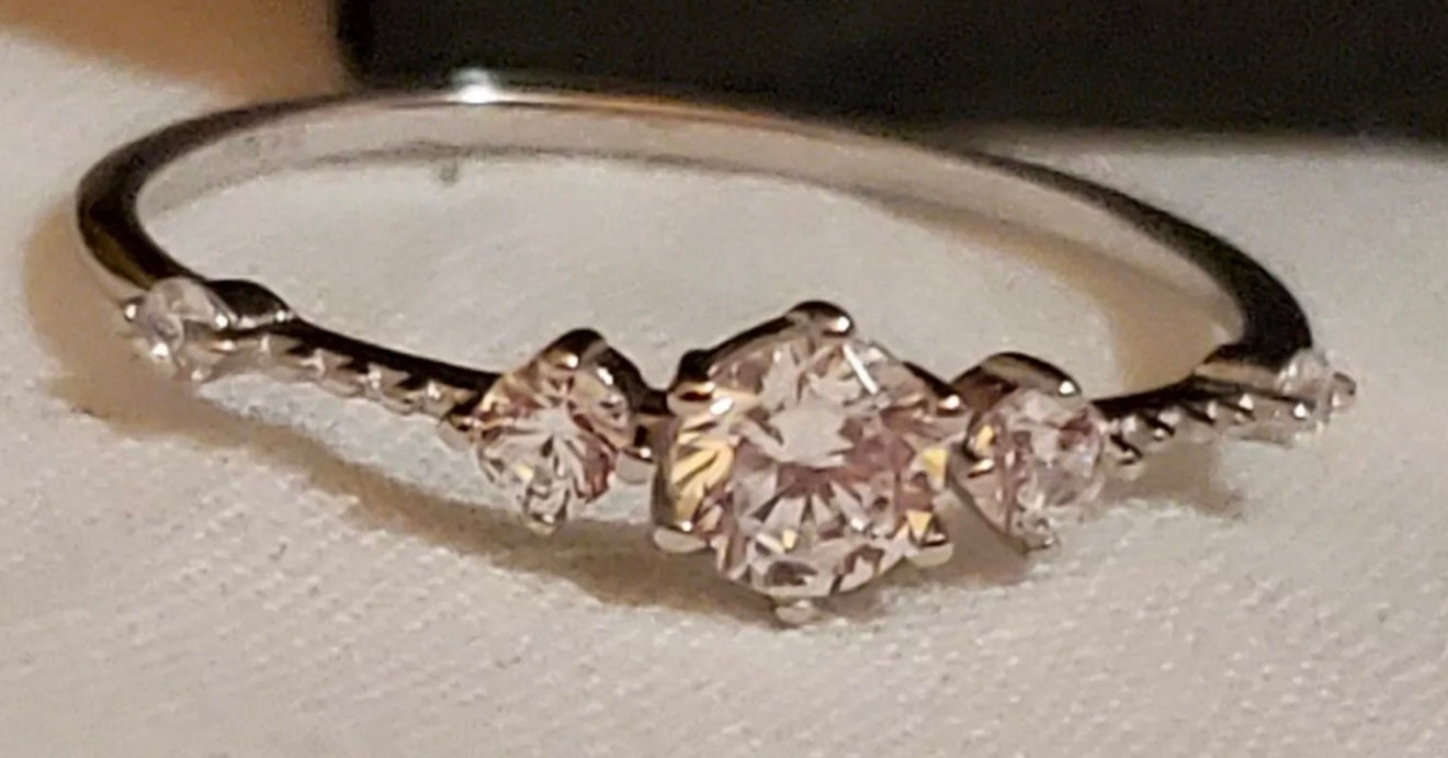 Sterling Silver Cubic Zirconia Cluster Ring – Size P, Elegant Sparkle
