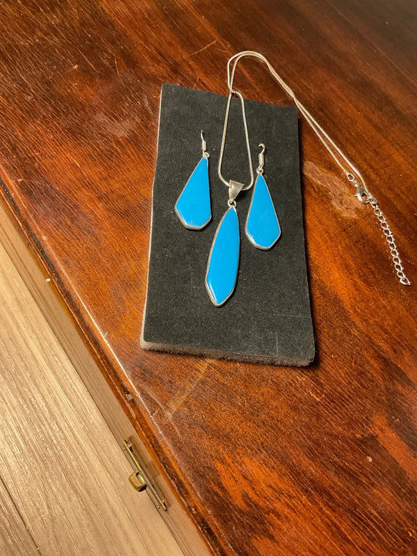 Blue Turquoise Earrings & Pendant Necklace Set – Elegant Stone Jewelry