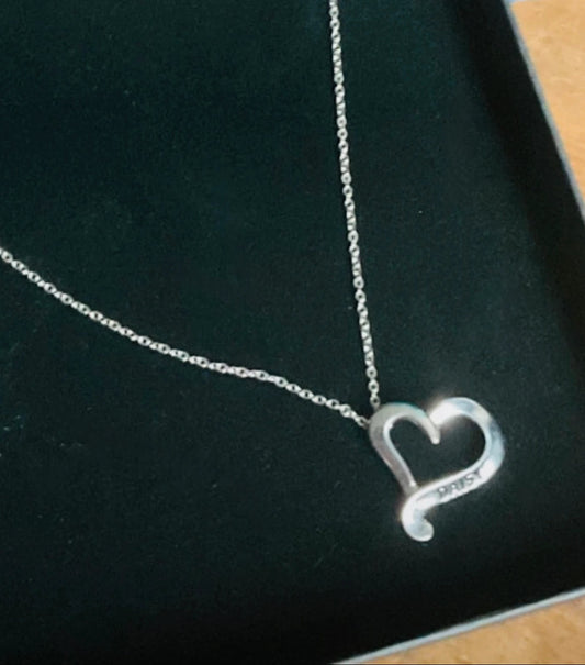Daisy Signed Heart Pendant Necklace – Romantic Silver Valentine’s Gift