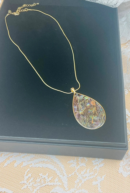 M&S Gold-Tone Abalone Pendant Necklace – Iridescent Pear-Shaped Shell