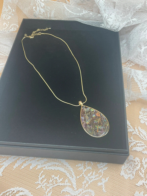 M&S Gold-Tone Abalone Pendant Necklace – Iridescent Pear-Shaped Shell