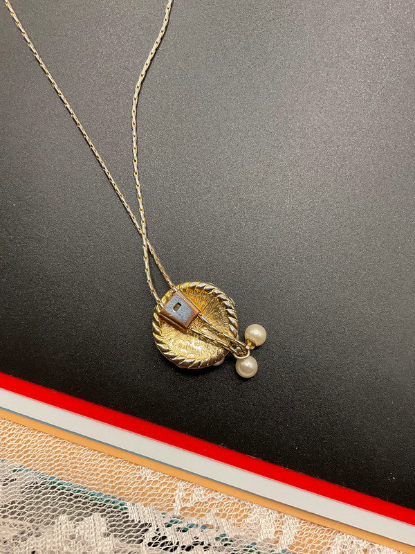 Vintage Pearl Cluster Pendant Necklace – Gold & Silver Two-Tone Chain