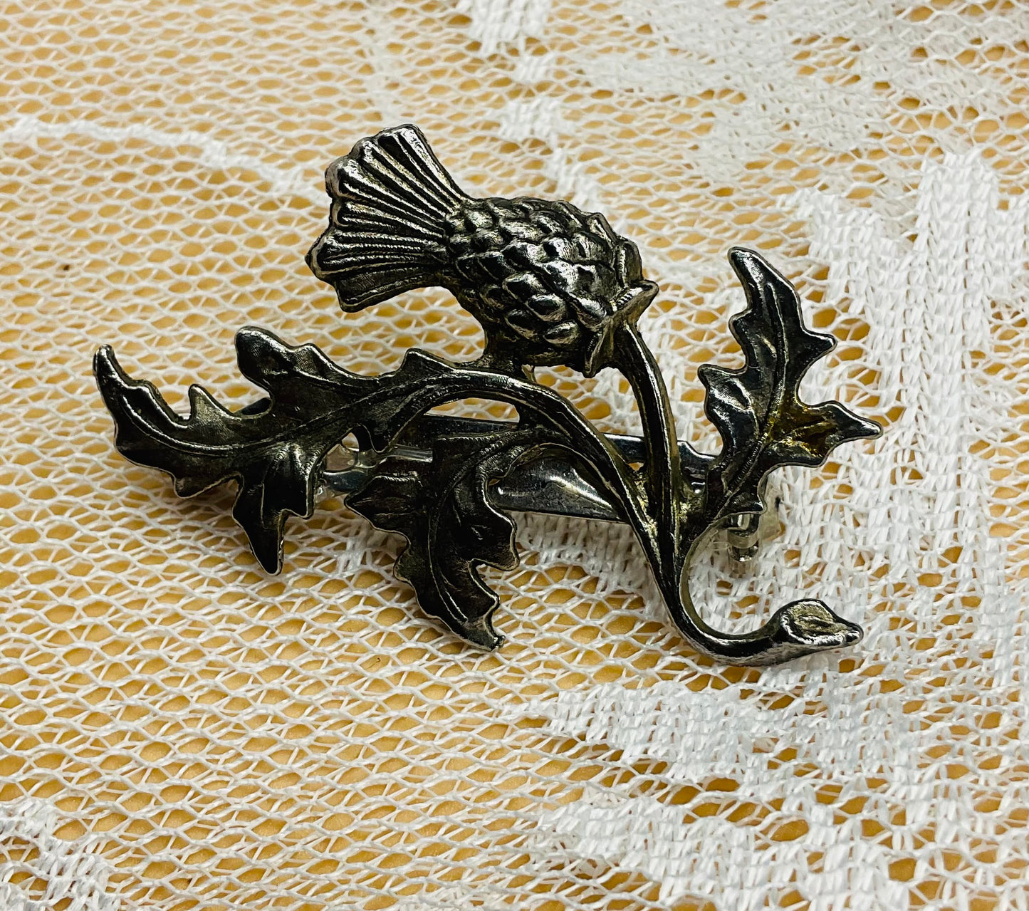 Vintage Silver-Tone Thistle Brooch – Symbol of Scottish Heritage